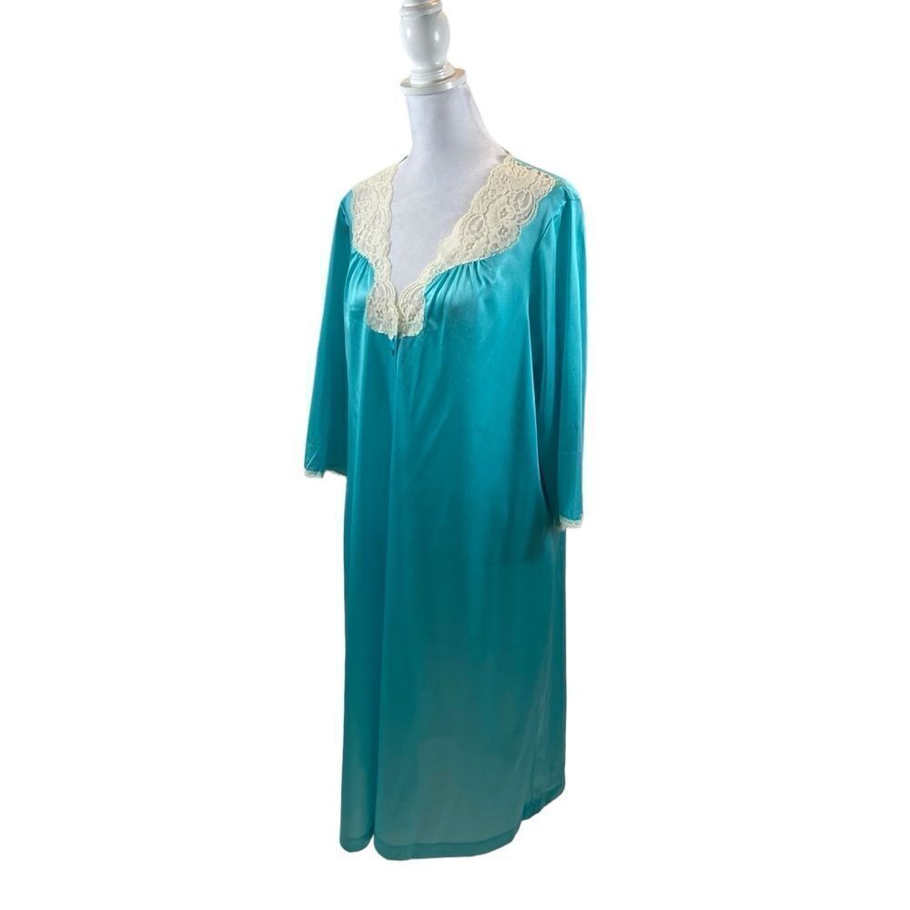 Vintage 70’s 80’s Vanity Fair Turquoise long Sleeve Nightgown Size Medium
